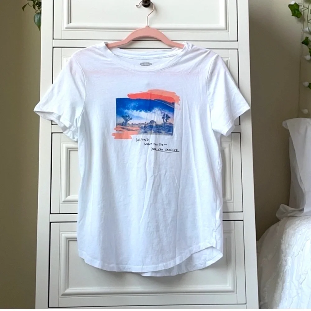 Old Navy Desert Sky Design White Tee Shirt Graphic T Top T-Shirt Crew Neck - Picture 2 of 3